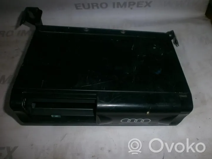 Audi A6 S6 C5 4B Zmieniarka płyt CD/DVD 