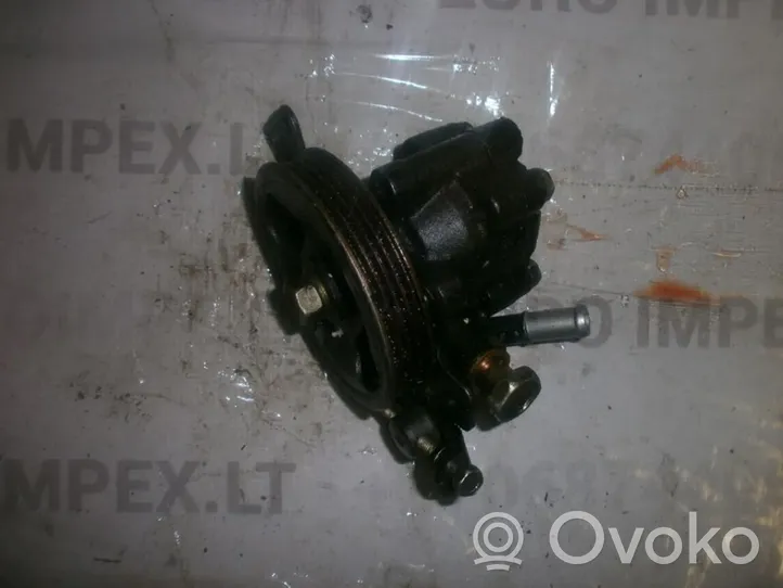 Nissan Primera Pompe de direction assistée 84203113