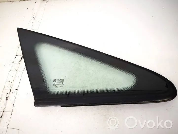 Opel Zafira B Front triangle window/glass 