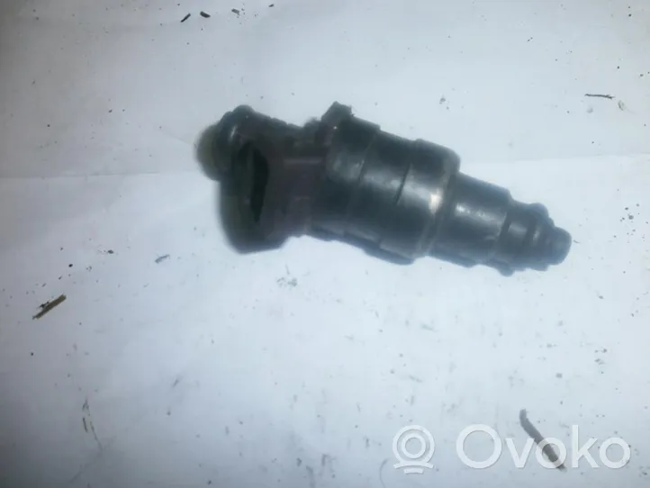 Opel Astra F Fuel injector 90411552