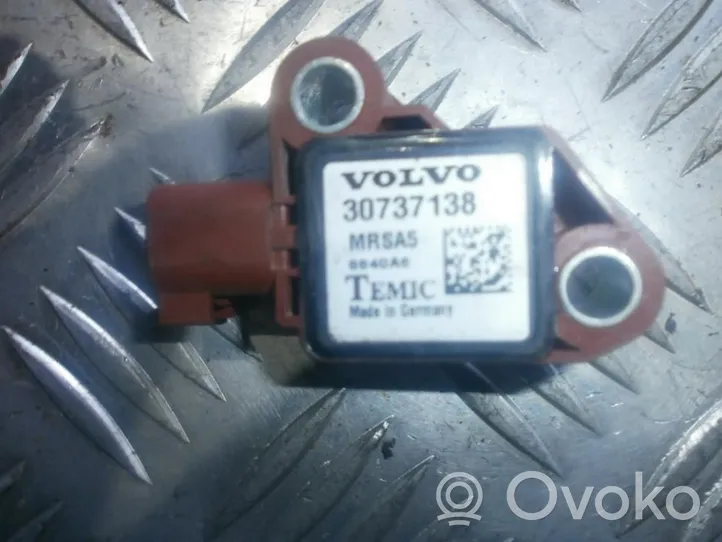 Volvo V50 Czujnik uderzenia Airbag 30737138
