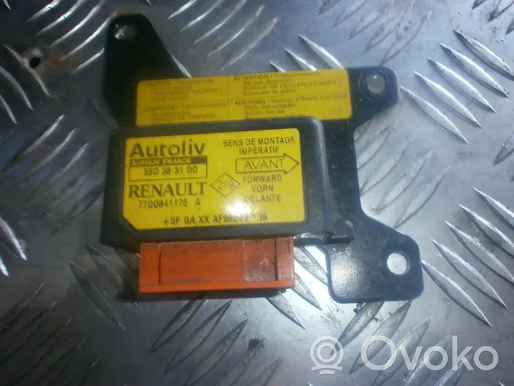 Renault Megane I Airbag control unit/module 7700841176A