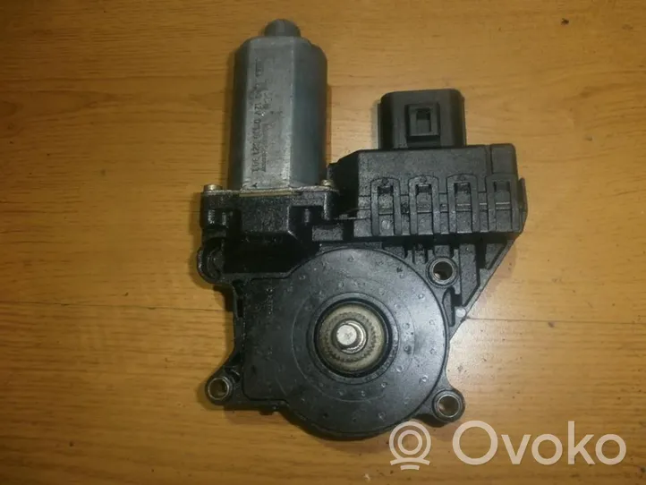 Ford Focus Motorino alzacristalli della portiera anteriore 105131xxx