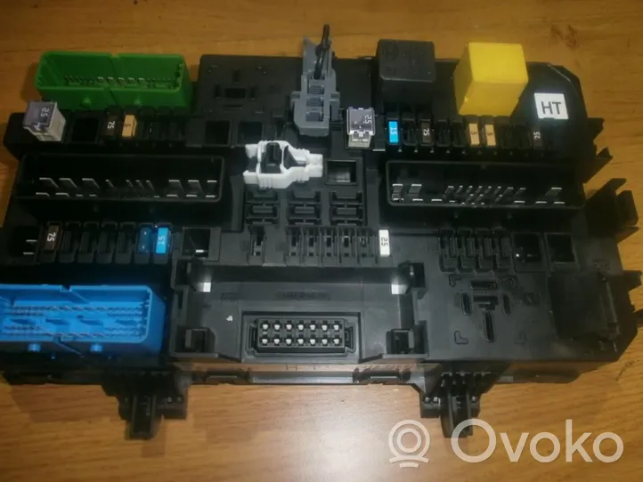 Opel Astra H Fuse box set 13222173HT