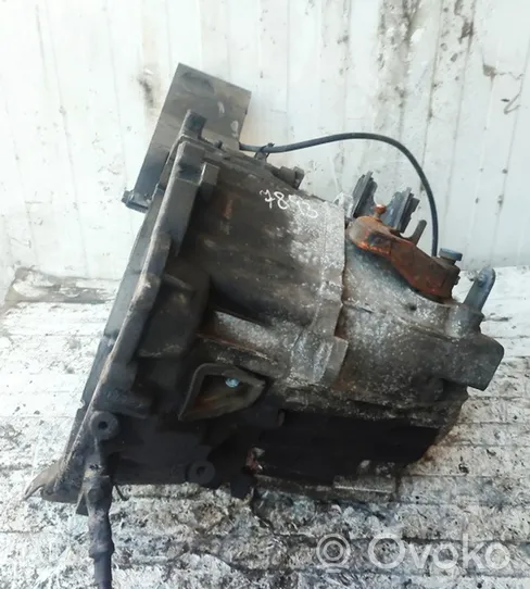 Volvo S60 Mechaninė 5 pavarų dėžė P9482234