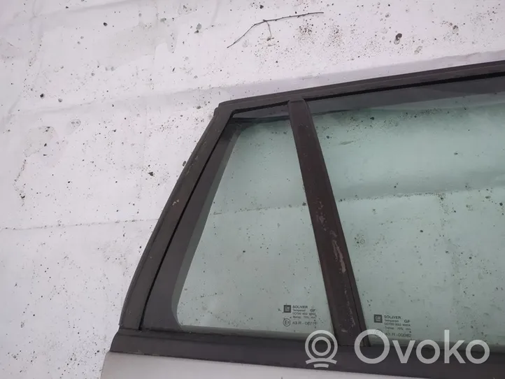 Opel Vectra C Rear vent window glass 