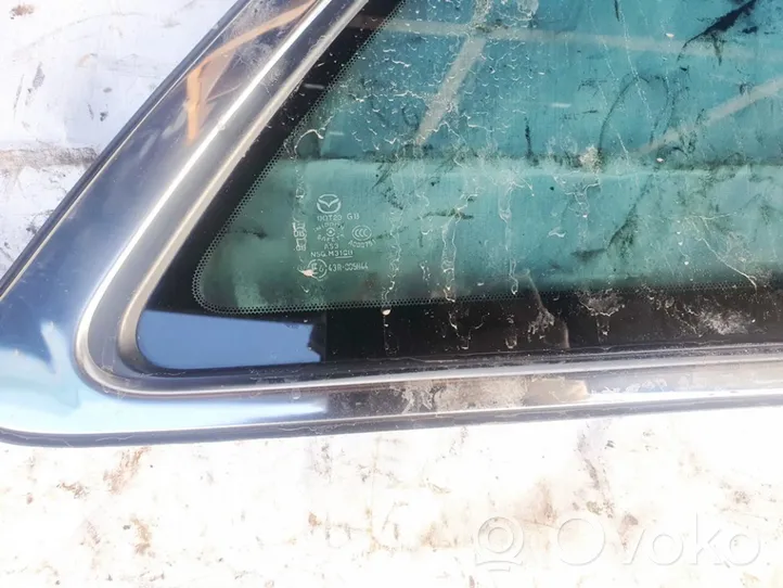 Mazda CX-7 Fenêtre latérale avant / vitre triangulaire 