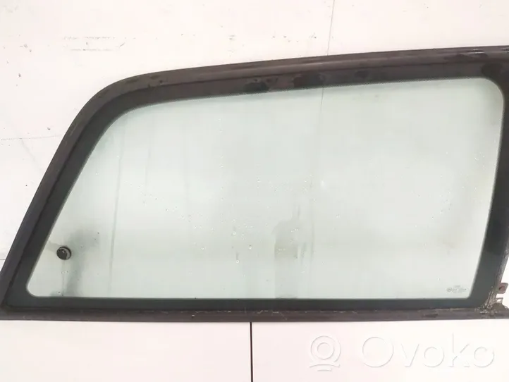 Audi A3 S3 8L Заднее боковое стекло кузова 