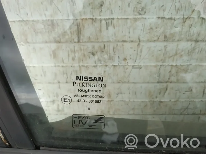 Nissan Almera N16 Etuoven ikkunalasi, neliovinen malli 