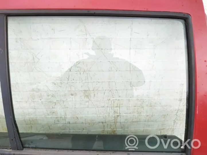 Volkswagen Golf IV Vitre de fenêtre porte arrière 