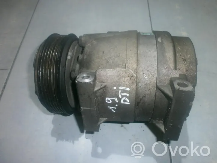 Renault Megane I Ilmastointilaitteen kompressorin pumppu (A/C) 7700105765