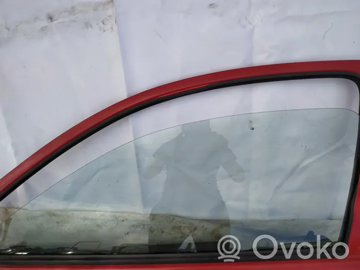 Opel Corsa B Pagrindinis priekinių durų stiklas (keturdurio) 