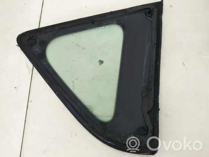 Toyota RAV 4 (XA30) Fenêtre latérale avant / vitre triangulaire 