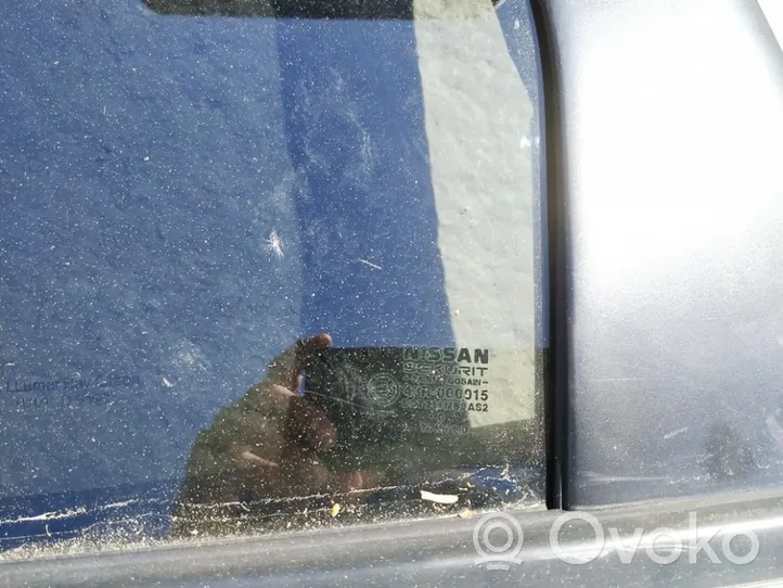 Nissan Almera Tino aizmugurējo durvju stikls 