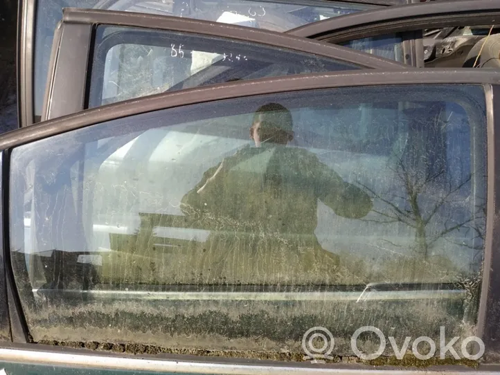 Volkswagen PASSAT B5.5 Takaoven ikkunalasi 