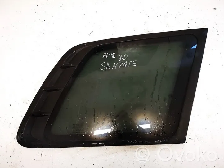 Hyundai Santa Fe Rear side window/glass 