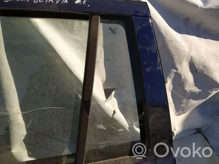 Skoda Octavia Mk2 (1Z) Szyba karoseryjna drzwi tylnych 