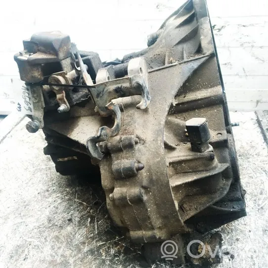 Ford Focus Mechaninė 5 pavarų dėžė XS4R7F096CA