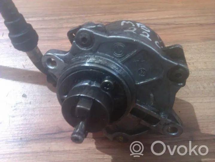 Mercedes-Benz Vito Viano W638 Pompe à vide A6112300165