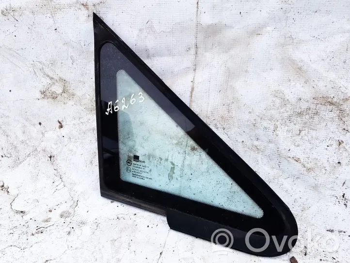 Hyundai Trajet Front triangle window/glass 