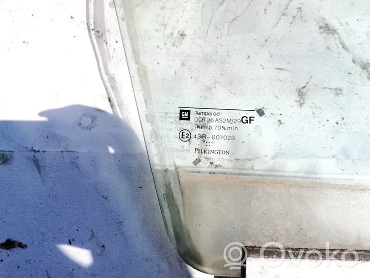 Opel Astra G priekšējo durvju stikls (četrdurvju mašīnai) 