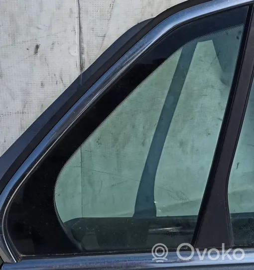 Volkswagen Jetta V Mazais stikls "A" aizmugurējās durvīs Pilka