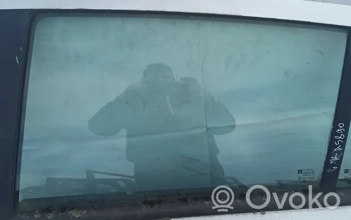 Opel Astra H Rear door window glass Pilka