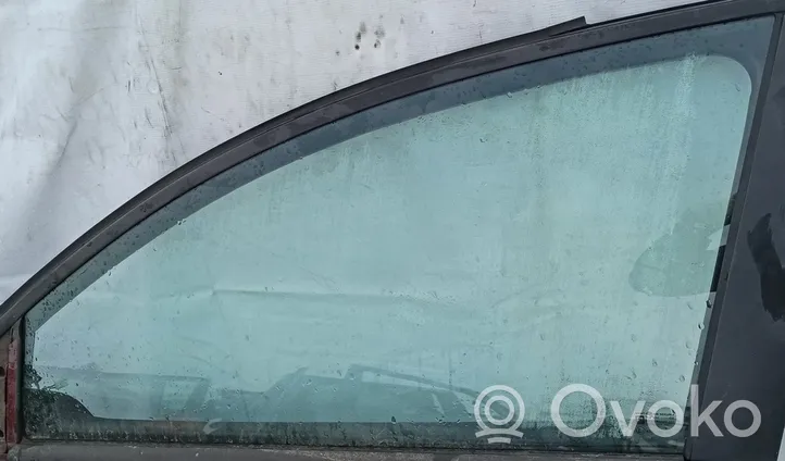 Opel Vectra C Etuoven ikkunalasi, neliovinen malli Raudona