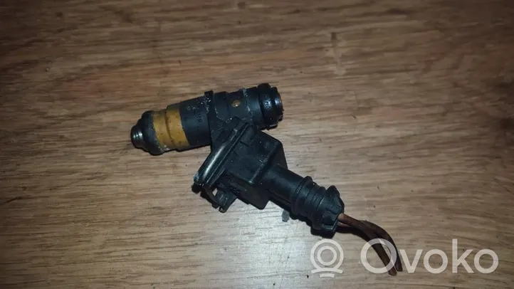 Renault Megane I Fuel injector h029611