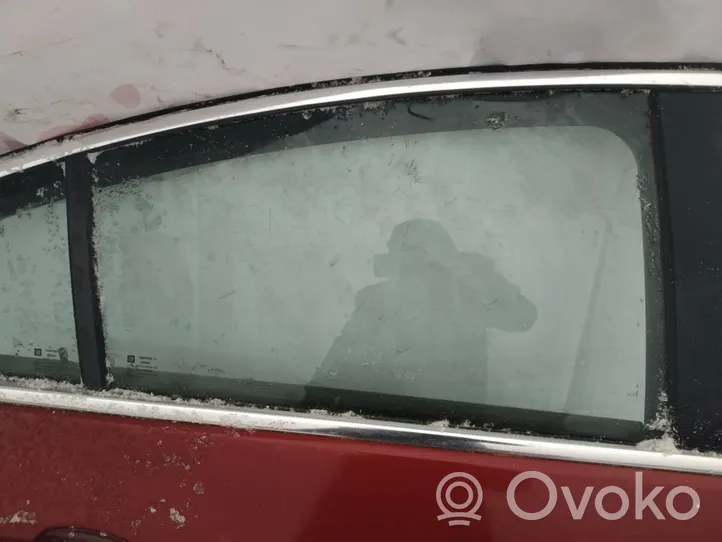 Opel Insignia A Vitre de fenêtre porte arrière 