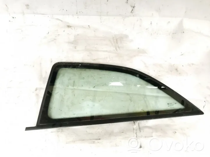 Opel Astra G Fenêtre latérale avant / vitre triangulaire 