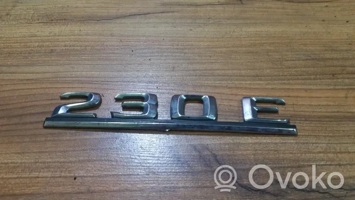 Mercedes-Benz E W210 Logo, emblème, badge 