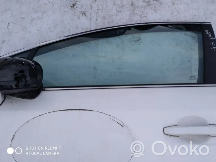 Toyota Avensis T270 Vetro del finestrino della portiera anteriore - quattro porte 