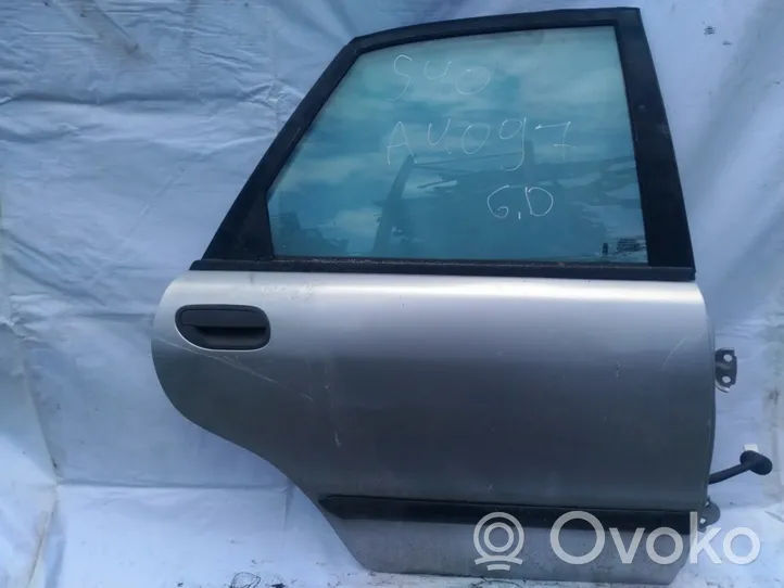 Volvo S40, V40 Aizmugurējās durvis sidabrine