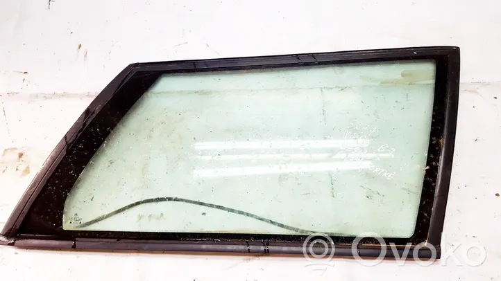 Volkswagen PASSAT B3 Rear side window/glass 