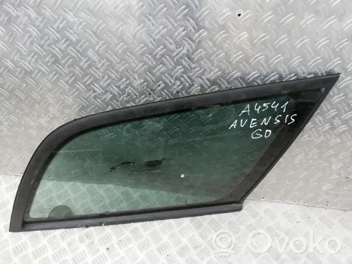 Toyota Avensis T220 Finestrino/vetro retro 