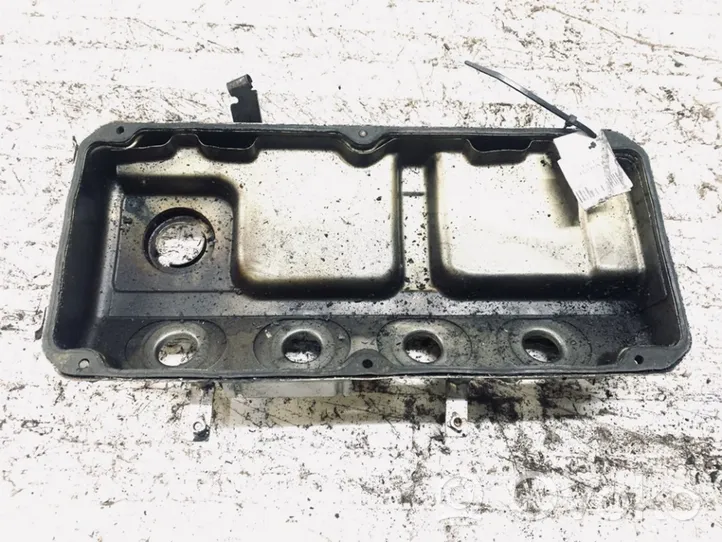 Mitsubishi Galant Rocker cam cover 