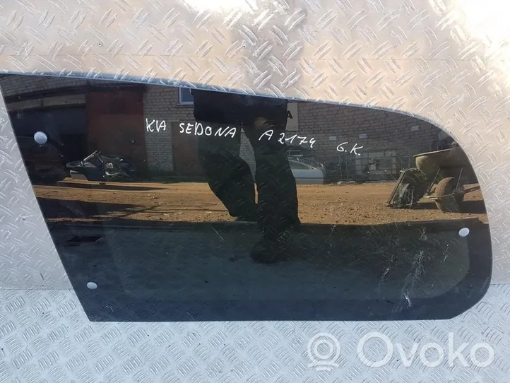 KIA Sedona Rear side window/glass 