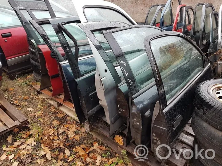 Opel Vectra B Drzwi przednie black