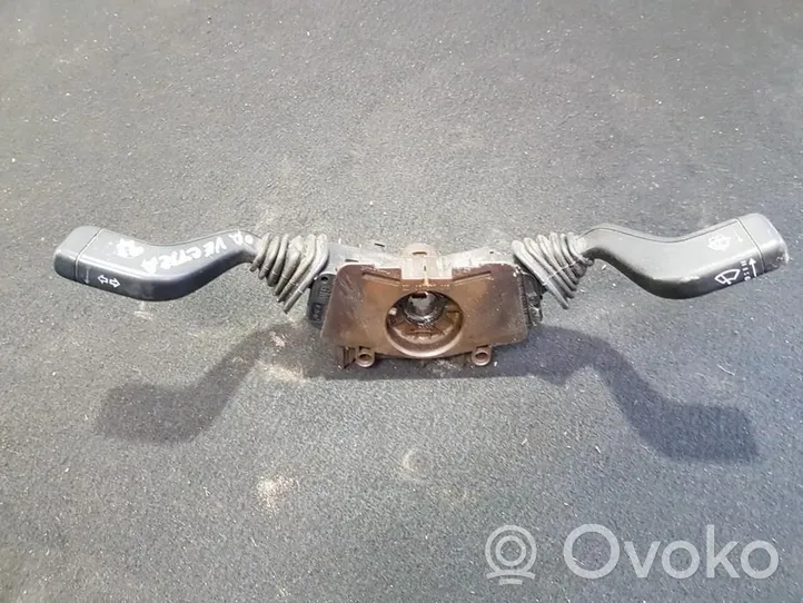 Opel Vectra B Leva/interruttore dell’indicatore di direzione e tergicristallo 90507319