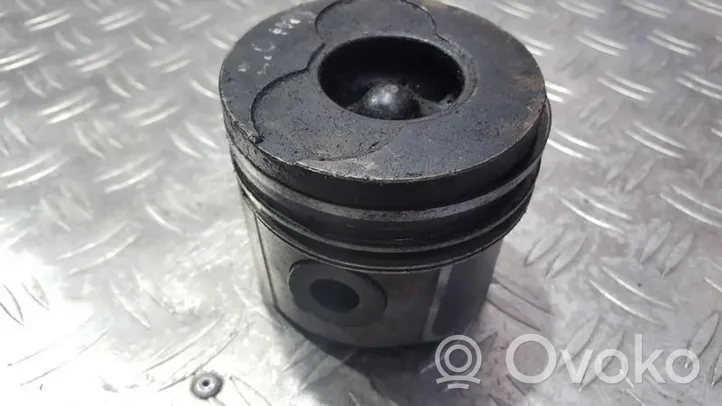 Peugeot 406 Piston 