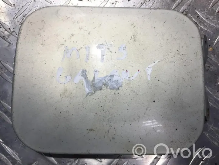 Mitsubishi Galant Bouchon, volet de trappe de réservoir à carburant 