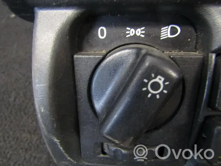 Opel Corsa B Interrupteur d’éclairage 90481764