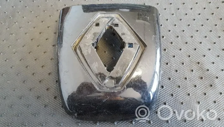 Renault Clio III Logo, emblème, badge 8200657281