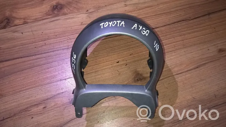 Toyota Aygo AB10 Verkleidung des Armaturenbretts 450230h030