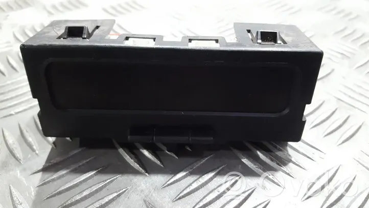 Renault Megane II Monitor / wyświetlacz / ekran 8200107839