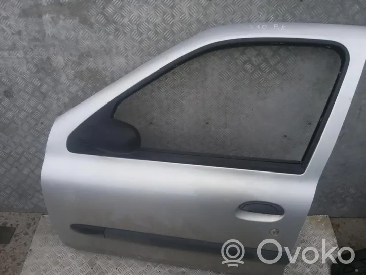 Renault Clio III Porte avant 