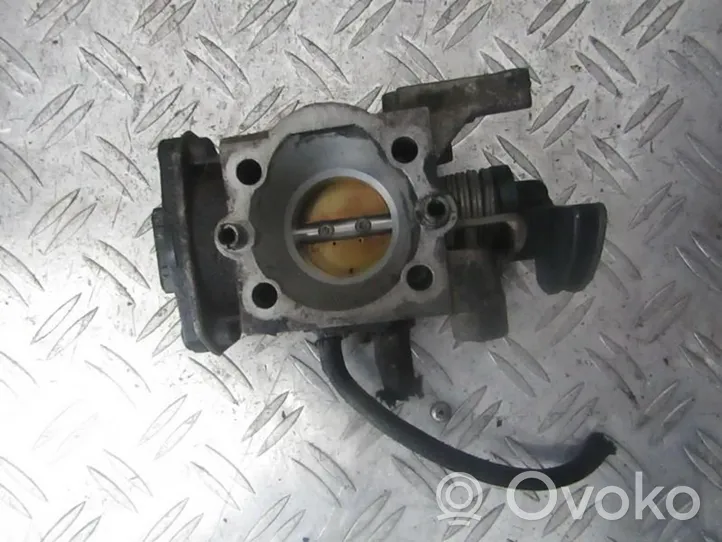 Volkswagen Golf III Throttle valve 0438201509