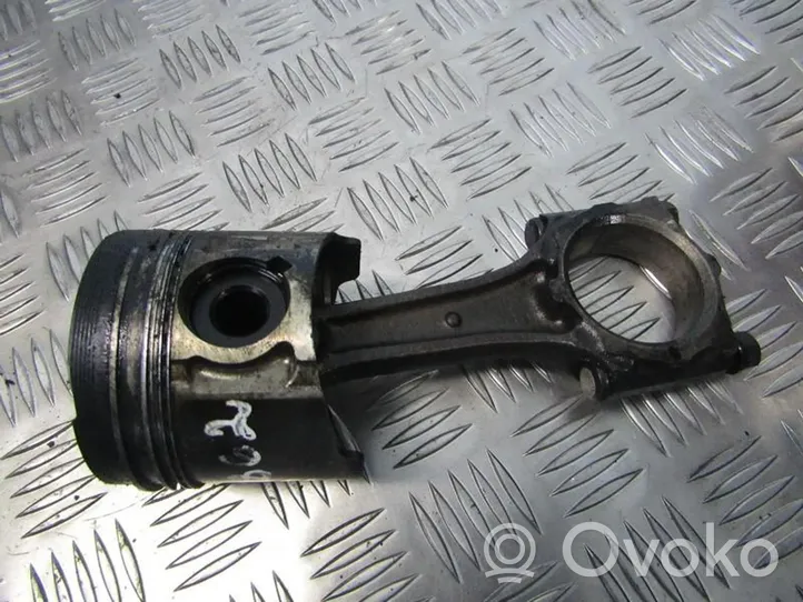 Opel Astra H Piston with connecting rod 