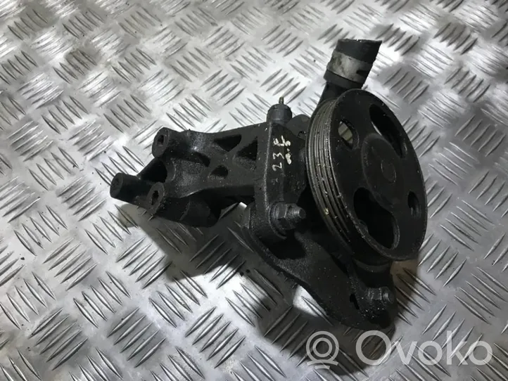 Mazda 323 F Pompe de direction assistée 